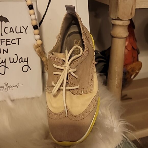 Cole Haan shoes 5 1/2 B - Picture 3 of 6